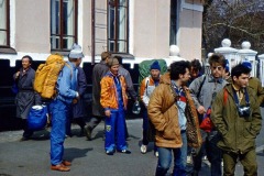 В.Якунин. Рязанцы перед посадкой в автобусы в Горноалтайске.