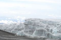 остатки леднка на Килиманджаро