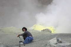 питерка Рита у фумаролы