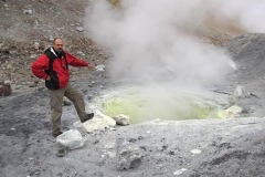 Андрей у дыры в преисподнюю