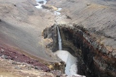 водопад на р.Вулканная близ кратера Мутновского