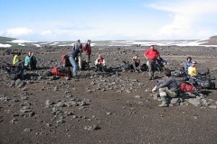 между Мутновским и Горелым