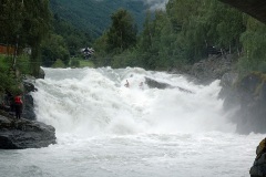 Водопад в г. Лом