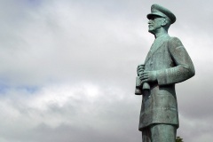 Памятник капитану