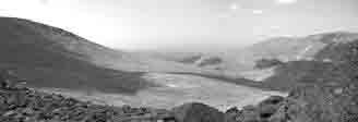 Фото13. Вид с перевального взлёта на долину реки Маннепахк  (траектория движения)