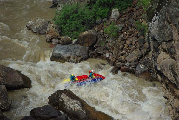 «Не подходите близко к реке!», Майнакское ущелье, река Чарын + фотоальбом