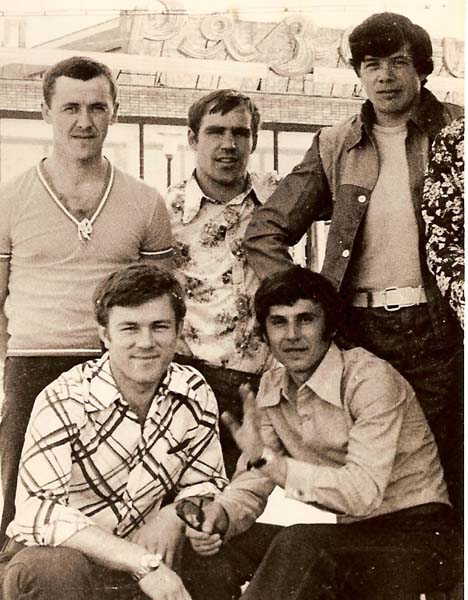 Слева направо, вверху: Юрий Поляков, Павел Визаулин, Виктор Никитин; внизу: Владимир Литвинов, Николай Зайцев.